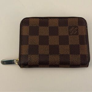 Louis Vuitton zippy coin purse